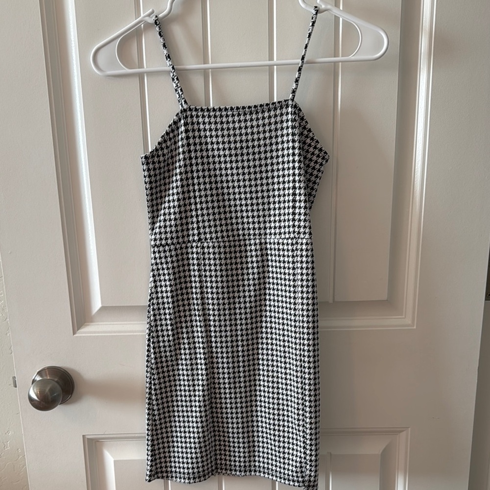 Chic Black and White Houndstooth Dress
